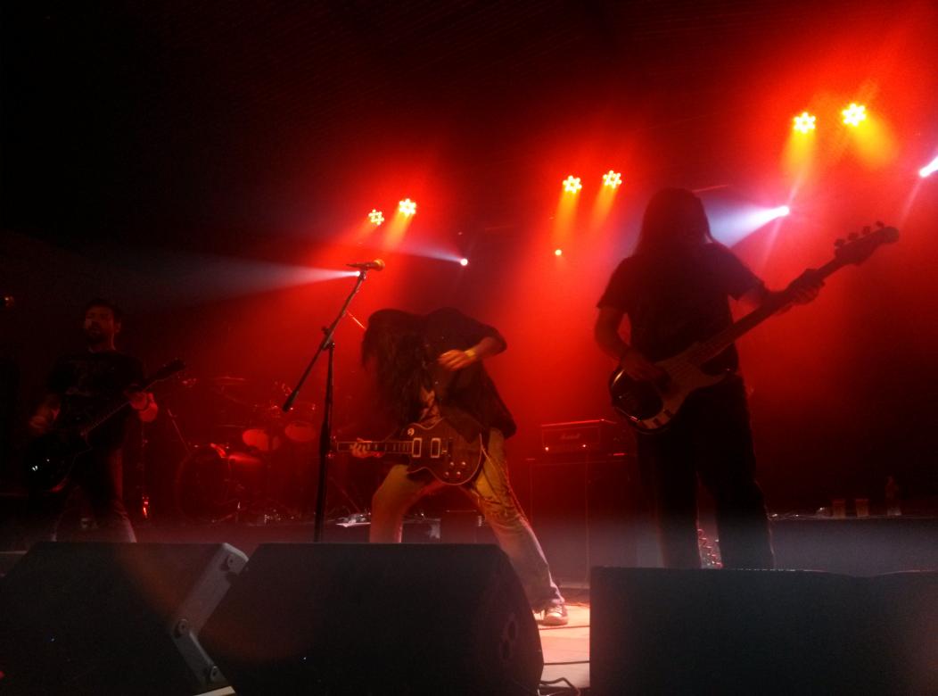 rockenpy's tweet photo. @mythika_py en vivo en el #RockEnPyFest2014 \m/ http://t.co/tXzXTi5msm