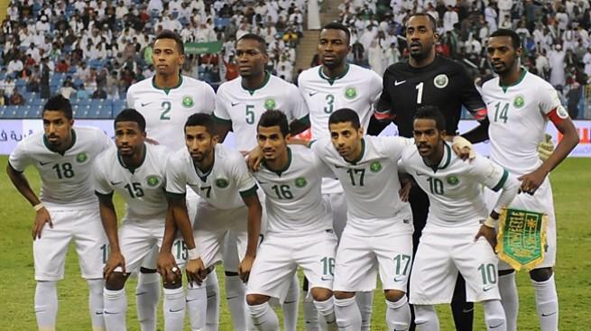 sh96t's tweet photo. خذلناهم ٤ مباريات بحضور مخجل جدا.. النهائي ٦٠ألف حنجره باذن الله بصوت واحد يهتفون أحبك ياالسعوديه.
#وليد_الفراج http://t.co/mmTc00VClG