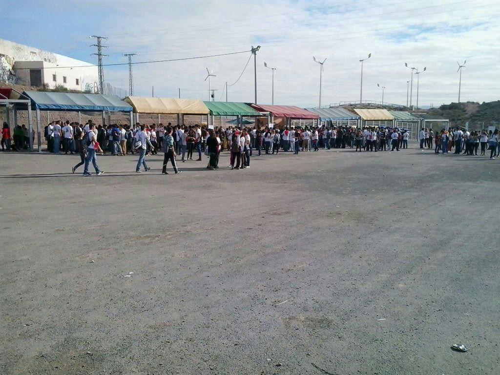 lorena_bq's tweet photo. #PaellasCiencias2014 vs #"Paellas"Informática Apenas hay diferencias, si las encontrais avisad!! #TuitSerio http://t.co/npPPyvrlQ4