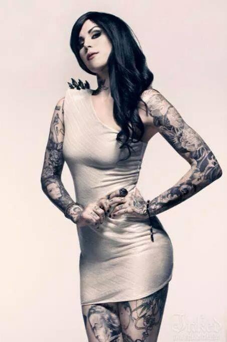 MckenzieIntleko's tweet photo. Love Kat von D. Nuff said http://t.co/JEF2uuTpzg