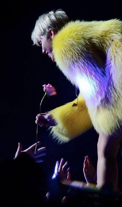 mccartney0's tweet photo. #HappyBirthdayMiley Ya 22 años! #MileyCyrus22stBirthday @MileyCyrus http://t.co/hFI8r8kvOC