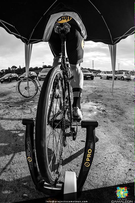 Pro_CAMaleON's tweet photo. Calentando motores en el #ciclocross #Boadilla @Antonioortzb @buff_es @TamalpaisSL http://t.co/xodm60Rv9p
