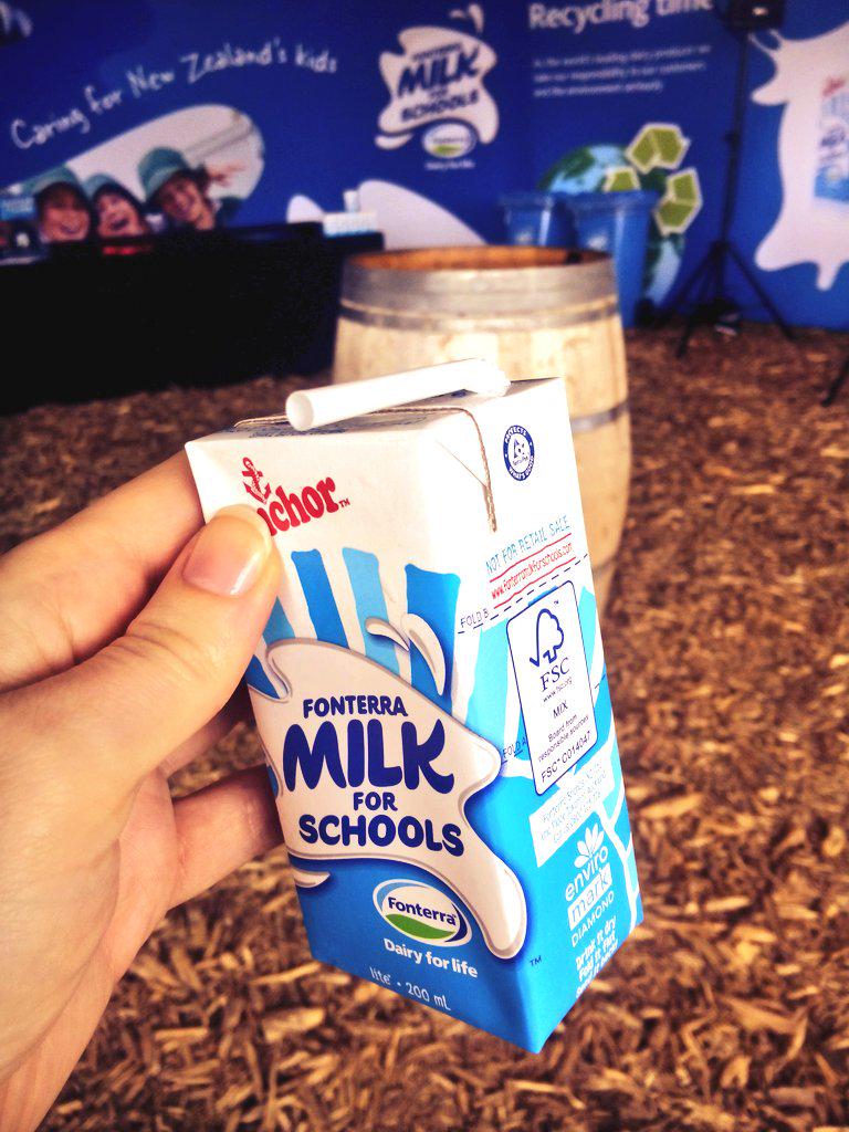 Fonterra's tweet photo. Good vibe here in Alfriston @ the #fonterramilkforschools #fastestfolder competition. Waiting for the kids 2 arrive! http://t.co/CGQV5Ve9DD