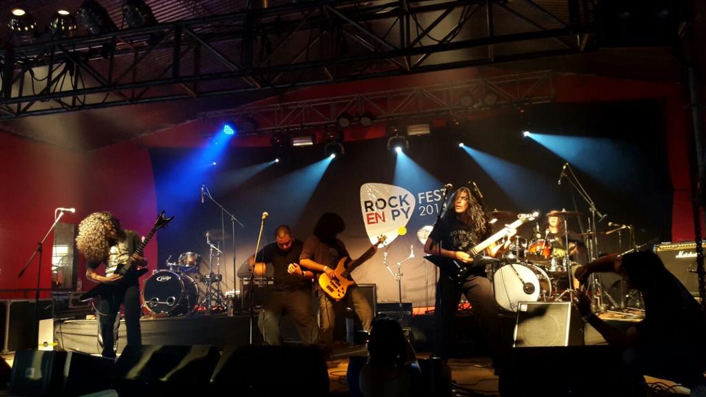 rockenpy's tweet photo. Slath en vivo en el #RockEnPyFest2014 http://t.co/DquETu5sbV