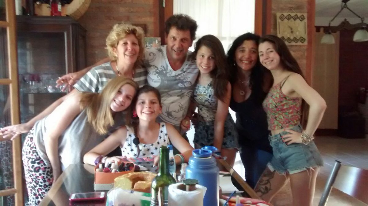 sofiventresca's tweet image. Que familia :) !! #losamo