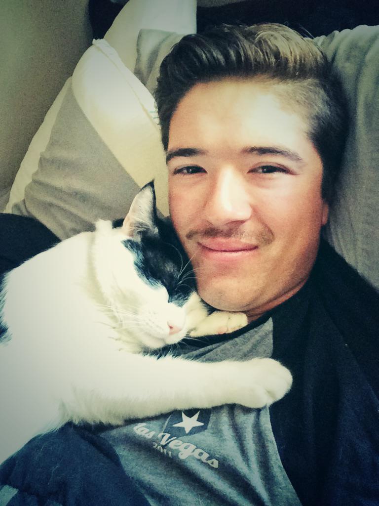 dnado's tweet image. If that's not love, idk what is? #Moovember #moostache #Moo #cuddles