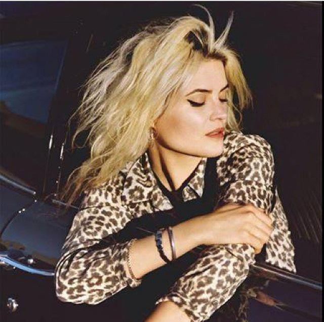 Happy birthday to alison mosshart 