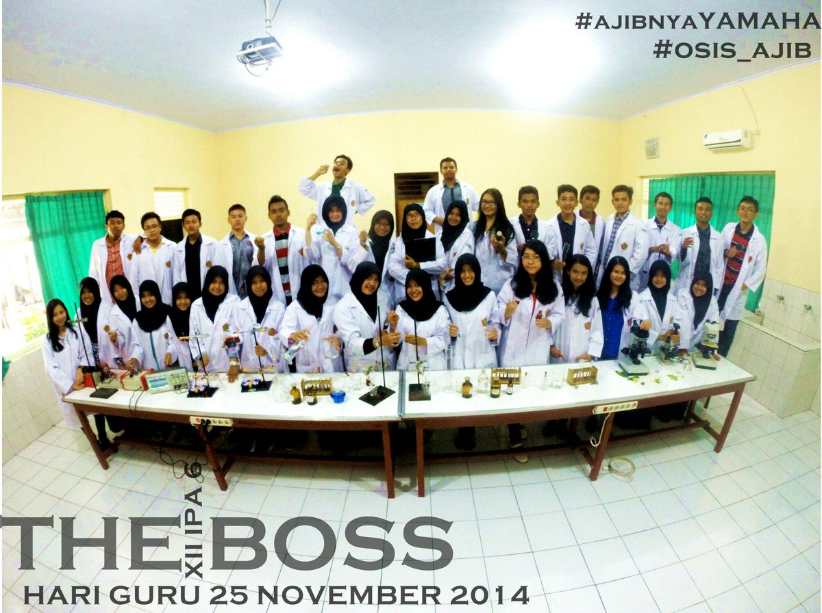 BOSS_IPA6's tweet photo. Praktikum ajib bersama XII IPA 6 di HARI GURU 25 NOV 2014 @sahabatyamaha @OsisSmansaMTR #ajibnyaYAMAHA #osis_ajib http://t.co/9AzUIGQTaC