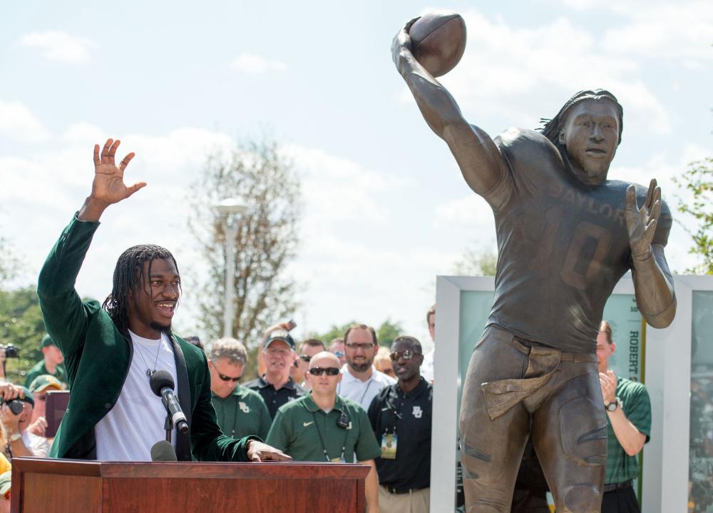 Lana's tweet photo. don't worry RGIII, at least you still have a statue that vaguely resembles you. sort of. http://t.co/i8TR8QPByr