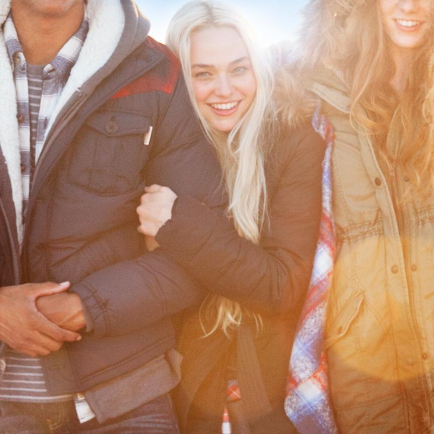 HollisterCo tweet picture