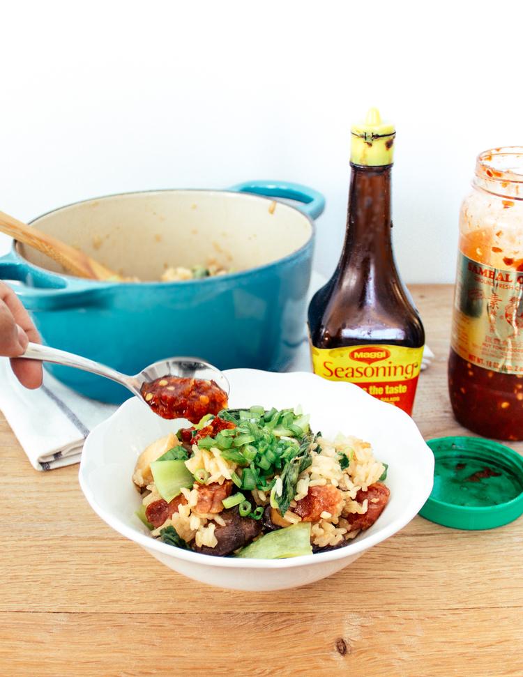 AsianFoodCh's tweet photo. #afcgolocal: Clay Pot Chicken Rice with Sliced Scallions & Chilli Sauce. http://t.co/zNDWEImo1p http://t.co/8zFgAxqLqt