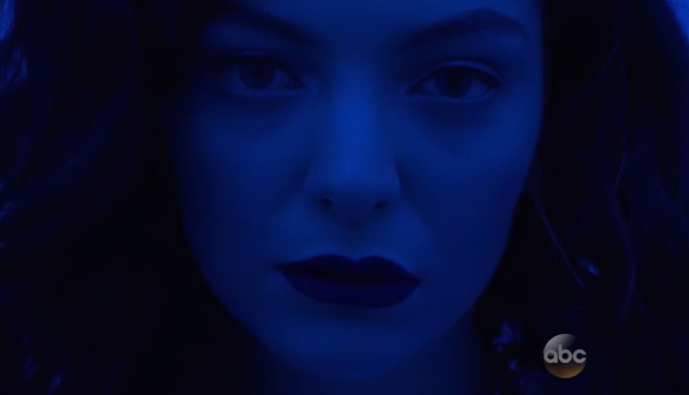 billboard's tweet photo. .@LordeMusic is delivering the chills at the #AMAs with this performance! http://t.co/WyPQImN37G #AMAs #bbAMAs http://t.co/KpVRLdnGlz