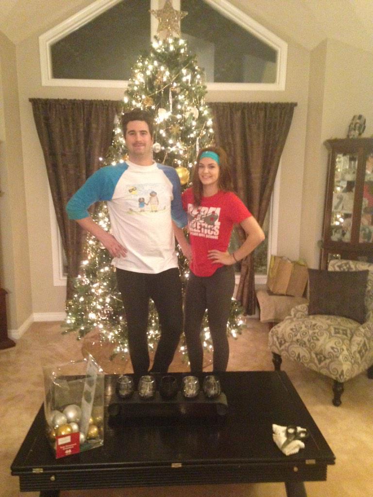 icepack927's tweet photo. merry Christmas from the block squad ?🎄🎁🎅 #treedecorators #orelves http://t.co/aebC7QnkYy