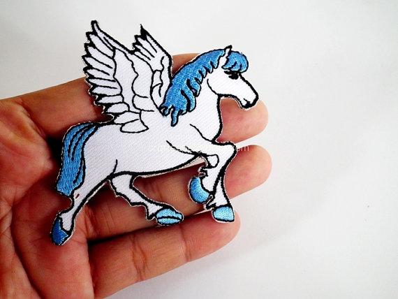 MyCraftSupply's tweet photo. Flying Horse Embroidered iron on patch https://t.co/CAWpPLlfCi #Etsy #DIY #BMRTG #RT #Supplies #Badge #WhiteHorse https://t.co/7uQpIFfZ5B