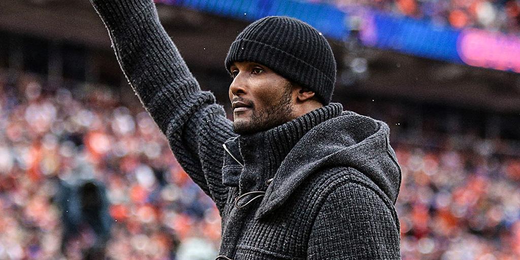 Broncos's tweet photo. The #Broncos honored one of their best ever in the second quarter today. 

GET GOOSEBUMPS: http://t.co/300JHajKde http://t.co/FrYPc2VNeB