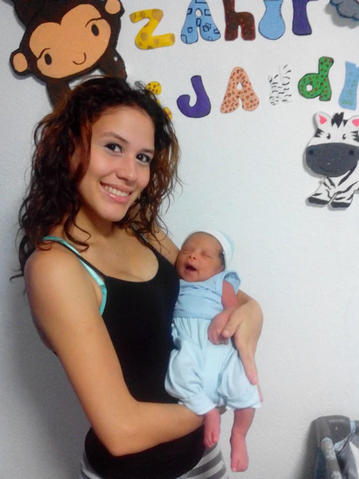 mariansott's tweet photo. ya nació mi hijo nojoda:') bastante que te alimente*-------* ZAHIR ALEJANDRO dios te bendiga♥ http://t.co/SXGFGZHidD