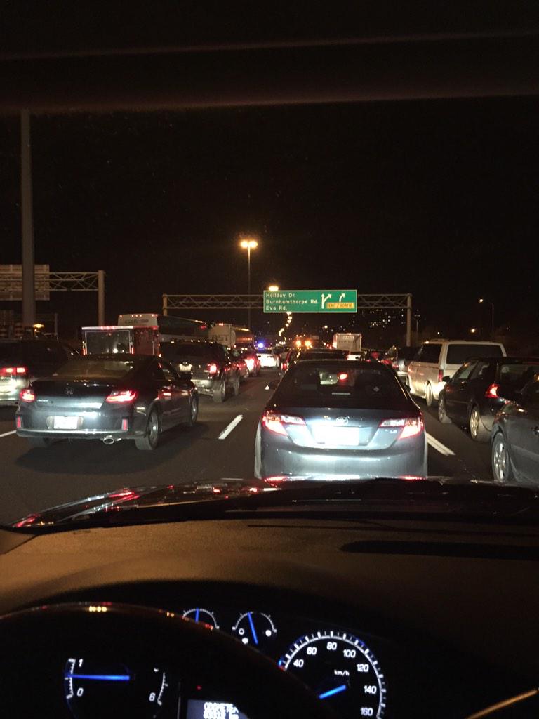 McP416's tweet photo. 427 south at Burnhamthorpe...all lanes blocked #Toronto http://t.co/qs6iE0JApg