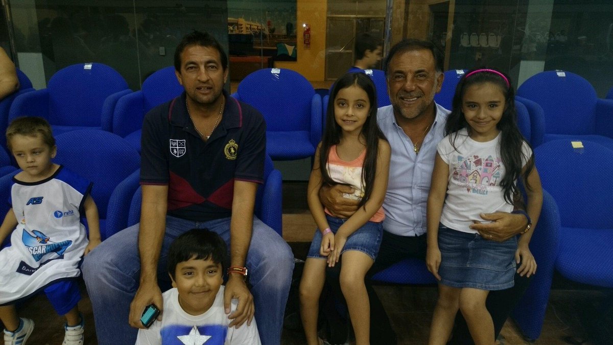 <a href="/HuevoBasquet/">Oscar Huevo Sánchez</a> en Formosa junto a nuestro jugador histórico Mario Romay, y mis hijos, cuanto basquet!!!