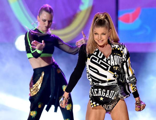 Ферги из клипа fergalicious. Ферджи la. Катя чехова. Fergie la love. Fergie la love.