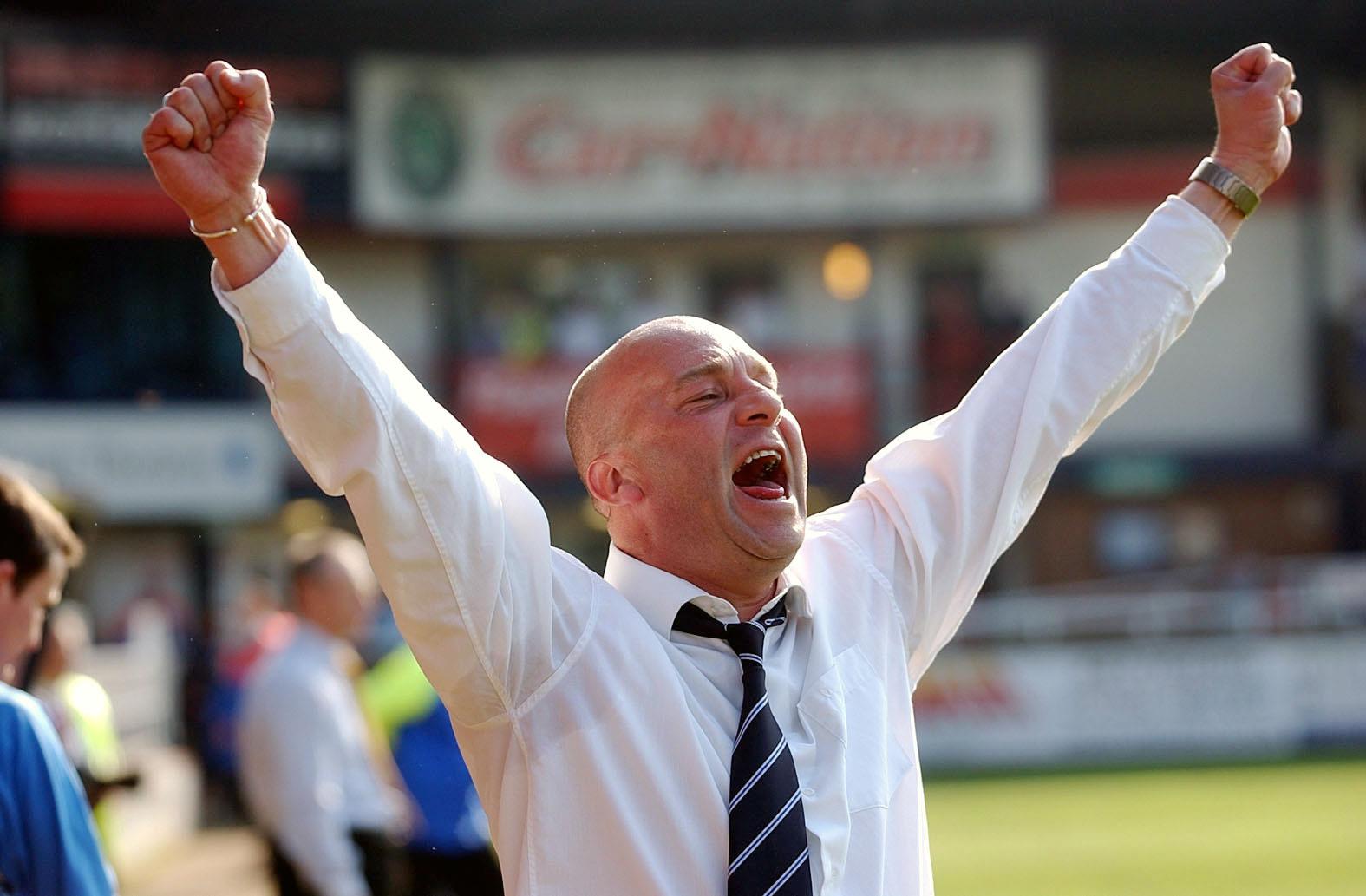 A massive happy birthday to former Pools boss Neale Cooper who is celebrating turning 51 today! 