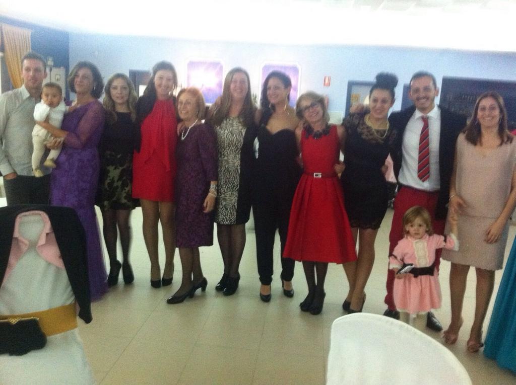 viqui05's tweet photo. Finde completo fiesta y bodorrio http://t.co/jTjSV8d7Hl