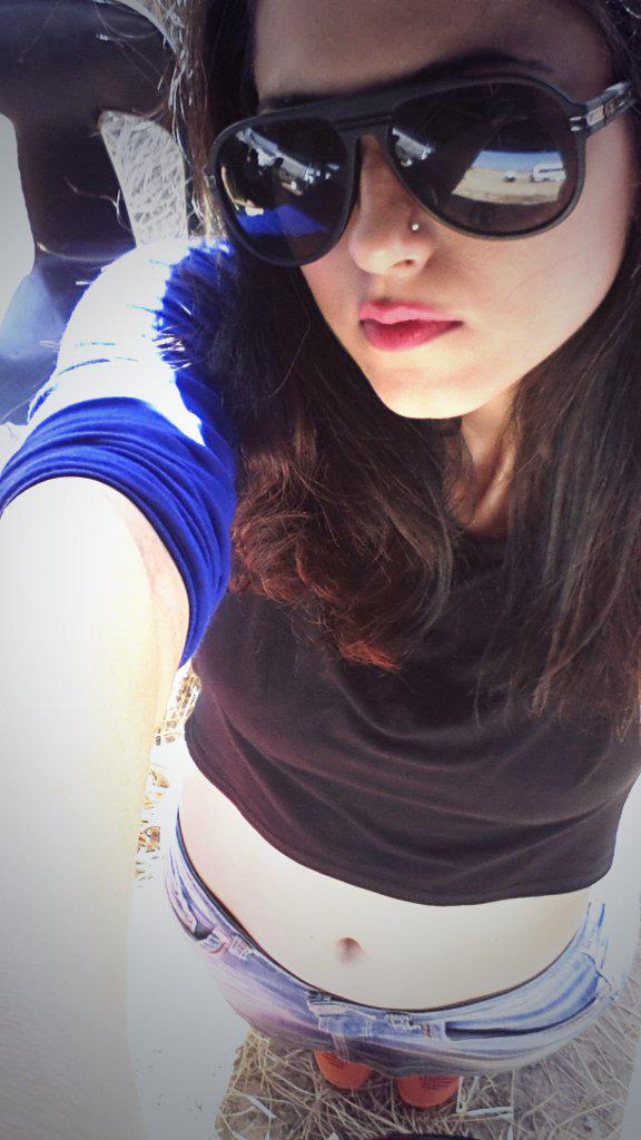 iRidhiDogra's tweet photo. Day 1. Fear is a factor. So is strength against it. Brreeaatthheeeee #KKKOnColors http://t.co/CTRWnCDgnX