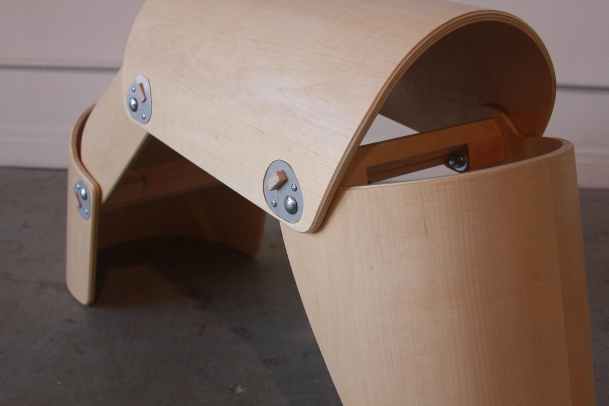 #fingerfurniture #foldingfinger #giantfinger #furnituregotfingered