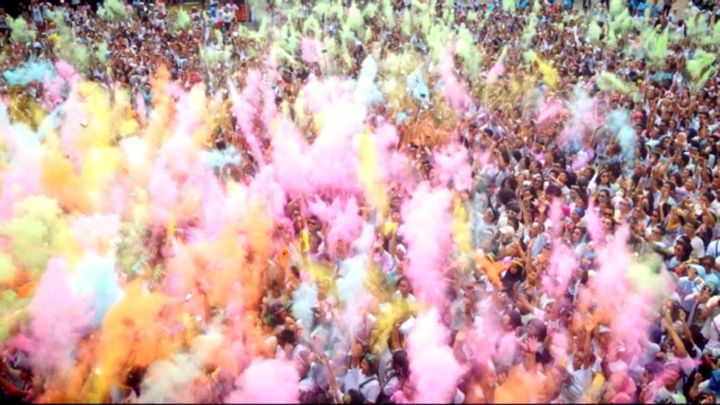 EventSemarang's tweet photo. Surabaya sdah merasakan sensasi @RunColorParty! Semarang Are you ready? Cepat beli tiketnya sekarang juga!! #eventSMG http://t.co/GjyXkRP0po