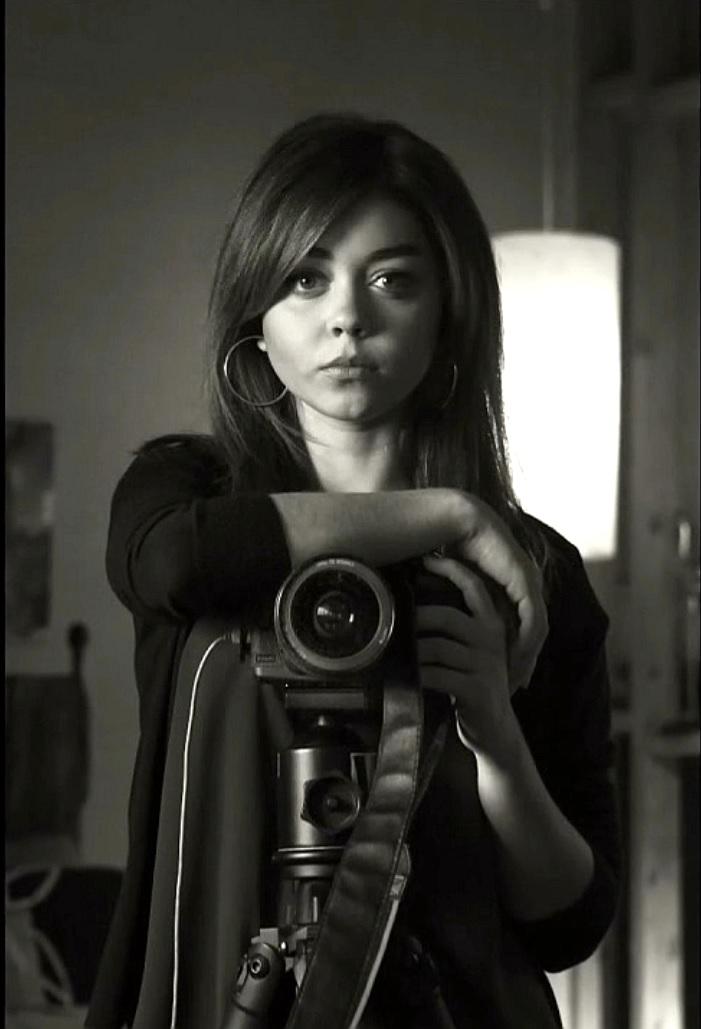 Happy 24th Birthday to todays über-cool celebrity with an über-cool camera: s 