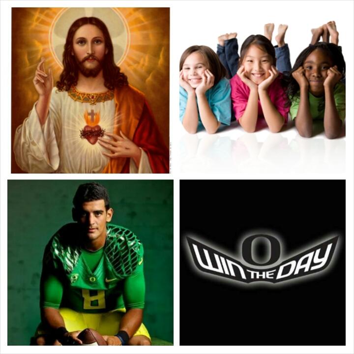 oregon_girl3's tweet photo. Oregon Football Starter Pack.🙌 #JGMM #StarterPack
#GoDucks 💚🏈💛
@WinTheDay http://t.co/NZjYrAqsoF