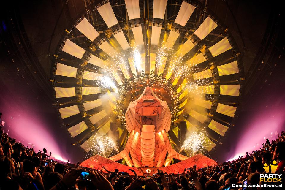 Partyflock's tweet photo. Qlimax-kater? Herbeleef nog eventjes de dikke show met de foto's: https://t.co/d2PkD2MPpt #qlimax #ql14 #qlimax2014 http://t.co/LlOg2HPLuU
