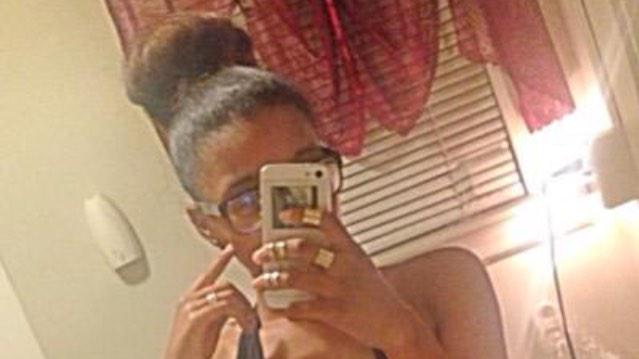 Nobody wear buns with socks in it no more wtf is you doing ? Glad you got a perm tho n them $3 hm rings 😂😭
