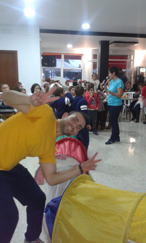 AnimacionG's tweet photo. Este fue el resultado de la tarde en la Cafetería CHIHUAHUA!!! Grupo Globoflexia Información y reservas 665 025 989. http://t.co/v6Kzsq73gr