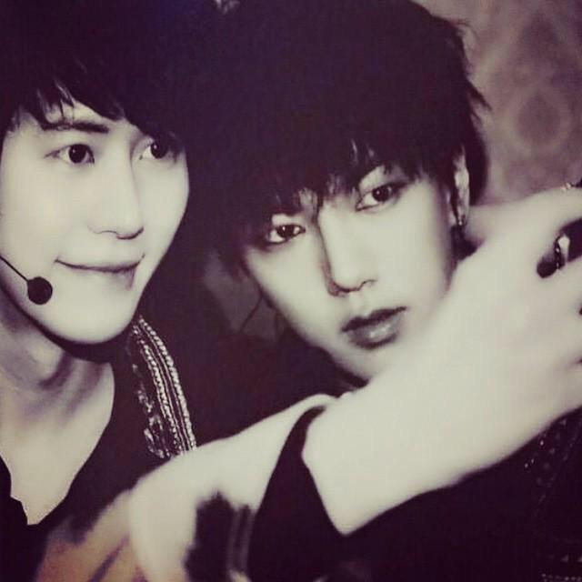 worldwideelfs's tweet photo. #trans Yesung IG: i miss those days of taking selcas with the little maknae #yekyu #광화문에서 #kry http://t.co/4iN83FfTdP