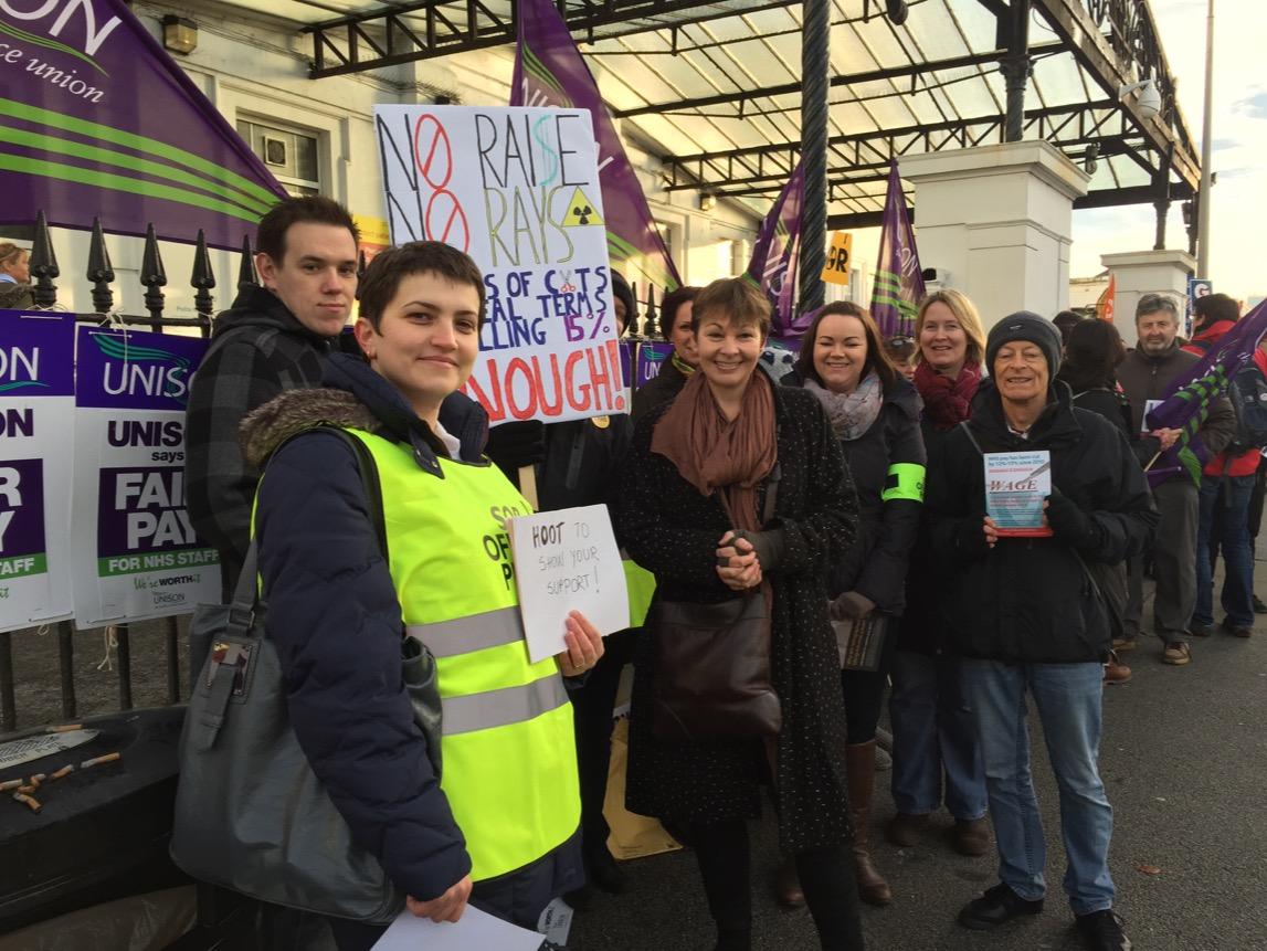 CarolineLucas's tweet photo. With @davyjones4ktown in support of fair #nhspay #24nov @unisonSE http://t.co/JxcTCzgrhW #nhsstrike