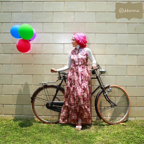 itshanna_hijab's tweet photo. Maxi Dress, Material: chiffon Printed
#hannabeautyhijab #hijab #hijabfashion #hijabstyle #hijaboftheday http://t.co/eQzpaCDh7R