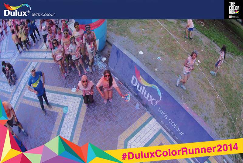 DuluxCR07's tweet photo. Tweet foto ini ke @LetsColourID menangkan Smartwatch Pebble http://t.co/wgy4Tj5R6L @doris_meirinda #DuluxColorRunner http://t.co/EH80V2EE1g