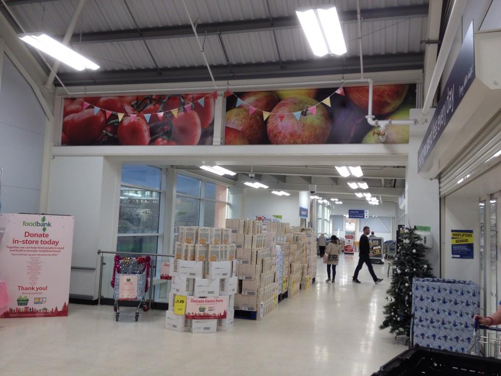 beckyjane1981's tweet photo. #foodbank @Tesco @benzdavies @Chris_Brennan82 @Em_Goodall #everycanhelpsmakeachristmas #MMM ready 2 go @TescoParkRoad http://t.co/PBWcYNtxYA