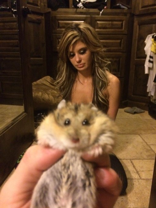 Watch Chloe Chaos's leaked NSFW photo on TwXstars