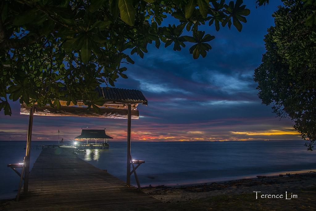 TerenceTermizi's tweet photo. Sunset at Pulau Tiga #sabahOkBah #visitsabah #MasidiM #sdclodges #pulautiga http://t.co/8WiDhKaFqN