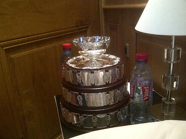 mchiudinelli33's tweet photo. Nice way to wake up...in fact i wasnt dreaming #daviscupchampions @rogerfederer @stanwawrinka @lammer82 http://t.co/gyledDinqS