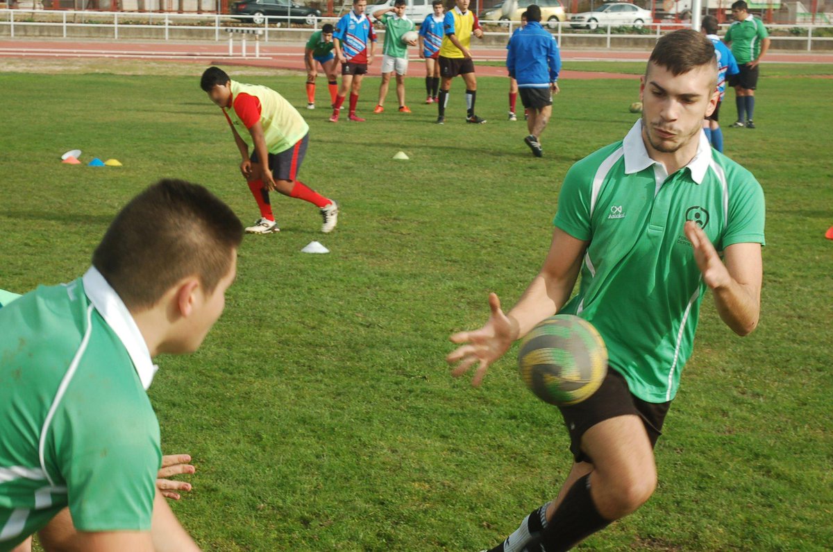 RCCaesarobriga's tweet photo. Segundo entreno conjunto de @fd_formacion y @RugbyToledo  antes de jugar el próximo dia 13. #Rugby #Talavera #Toledo http://t.co/DwyHXnwu6f