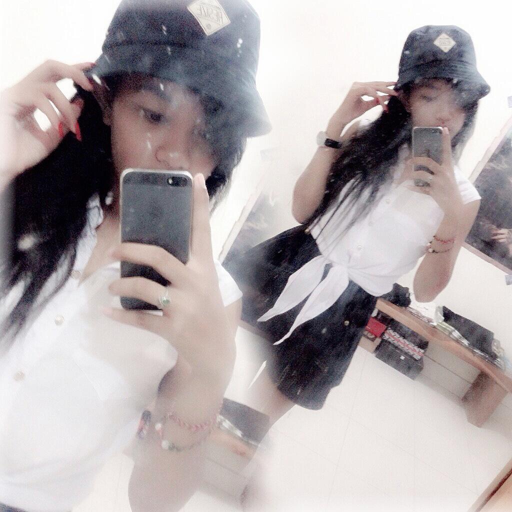 devii_deviina's tweet photo. 😘😘 http://t.co/BklQB6oxAg
