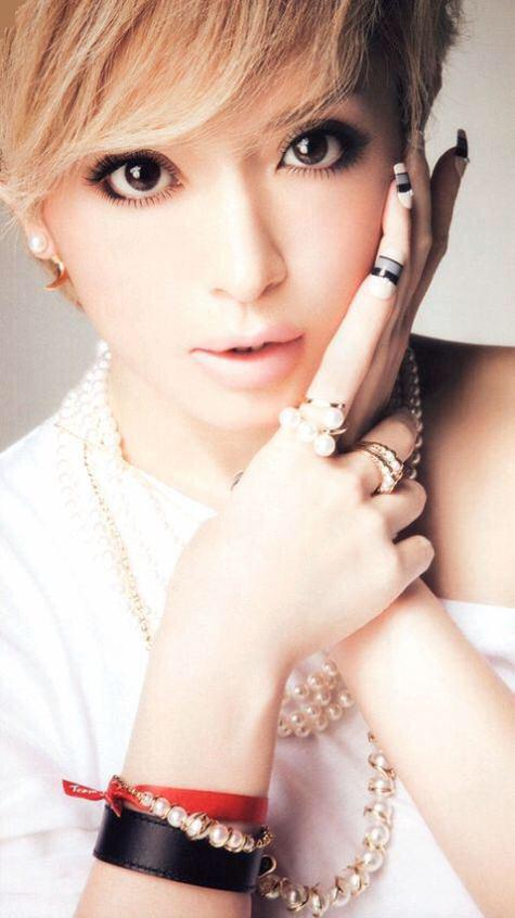 teamayu_____'s tweet photo. 浜崎あゆみ派☞RT

安室奈美恵派☞ファボ http://t.co/9kX107MmNw