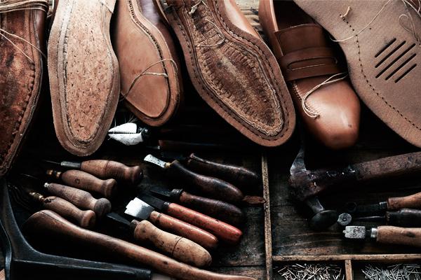 TrendyTipsBlog's tweet image. #scarpa da uomo, status sociale e #storia. 
@VivereVintage @1900atelier
@DRepubblicait 
ern.is/4bW