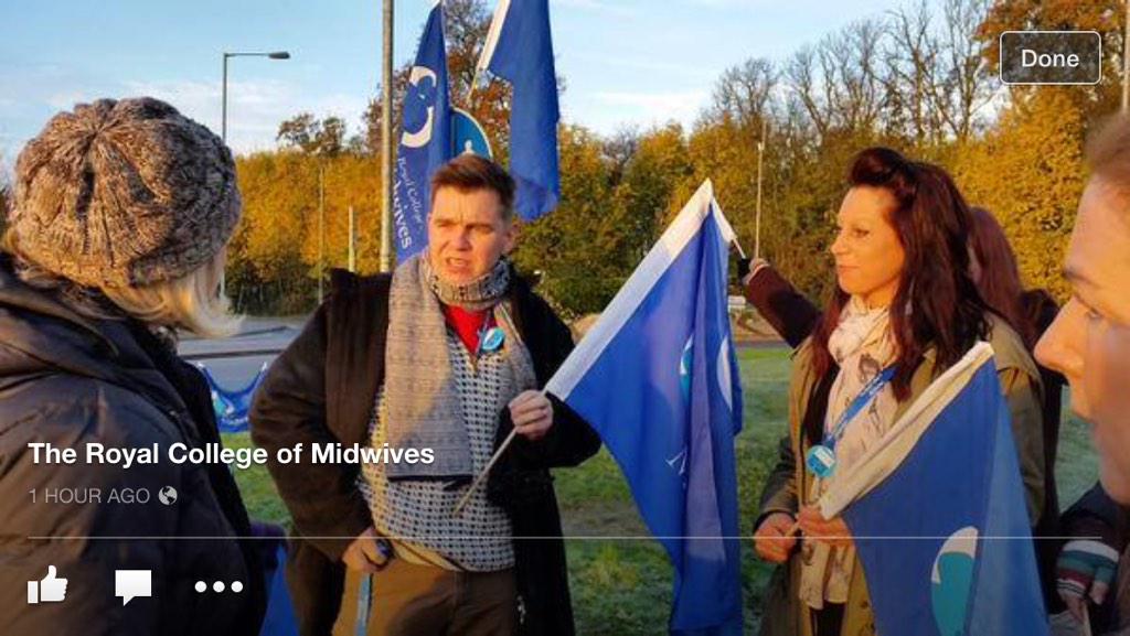 midwivesrock's tweet photo. @RCM striking with a labour councillor #FairPayForMidwives #NHSPay http://t.co/HU6I1vhMHq