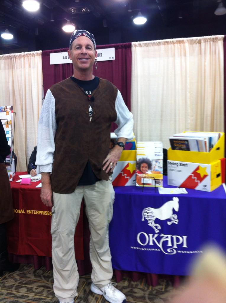ABEducational's tweet photo. Hey @myokapi guess who loves Okapi's? @burgessdave, Mr. Teach Like a Pirate!!! #goodluckw/yourkeynotedave #PASCD2014 http://t.co/VGuzMzlXEW
