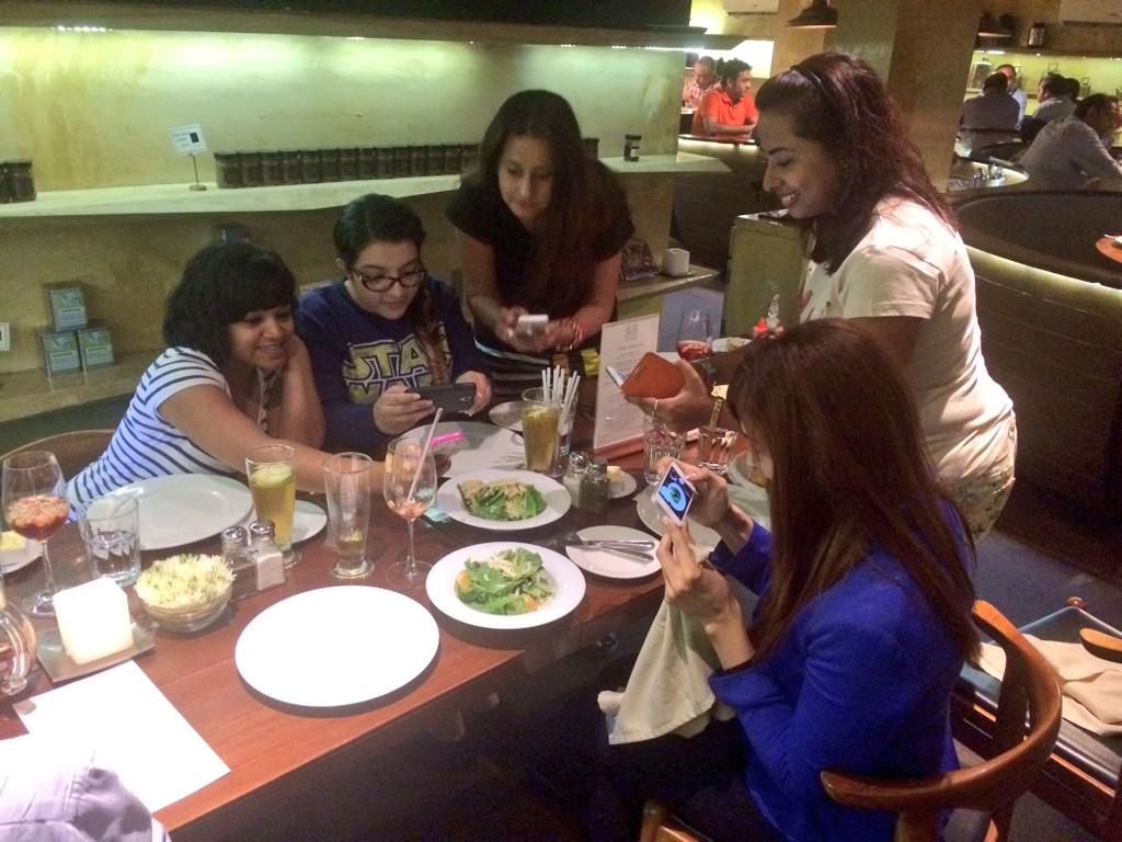 AyeBee_me's tweet photo. Ull no a table full of bloggers whn u see one!#DeliCommunityMenu @IndigoDelis @FoodBloggerAI @BhaktisBanter @__ekta__ http://t.co/aMyK1UohrK