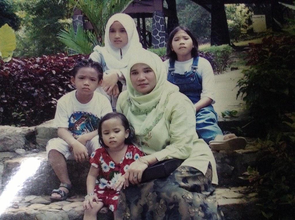 diyanahuslan's tweet photo. #throwback #twothousandtwo #langkawi http://t.co/nUAVvOmX5R