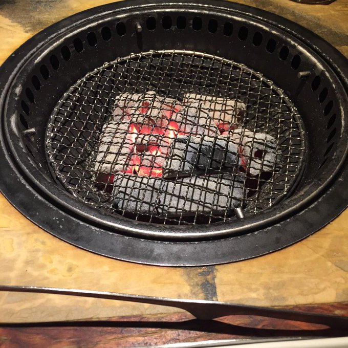 お友達が励ましてくれた( &acute;∵｀) 一緒に居たから落ち着いたし、 元気になったあー♡♡ 年末まで休まずがんばるぞーん！！！ http://t.co/KzwEw4KEeP